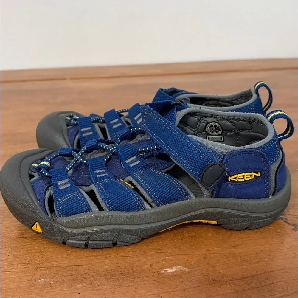 Keen Kids Navy and Gray Sandals Size 1